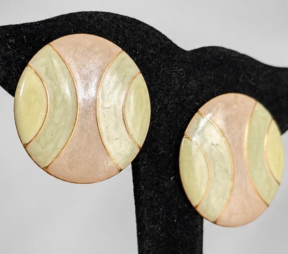 Vintage Pastel Clip-on Earrings 1.25” Green‎ Gold-tone Round Enamel bc224